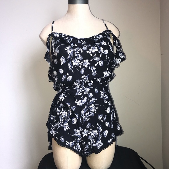 Ambiance romper - Picture 1 of 5